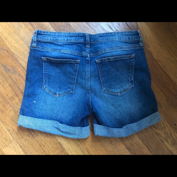 Gap shorts with cuff. 10/30. - Picture 3 of 3